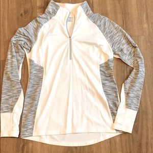 Danskin Now Athletic Pull over NWOT